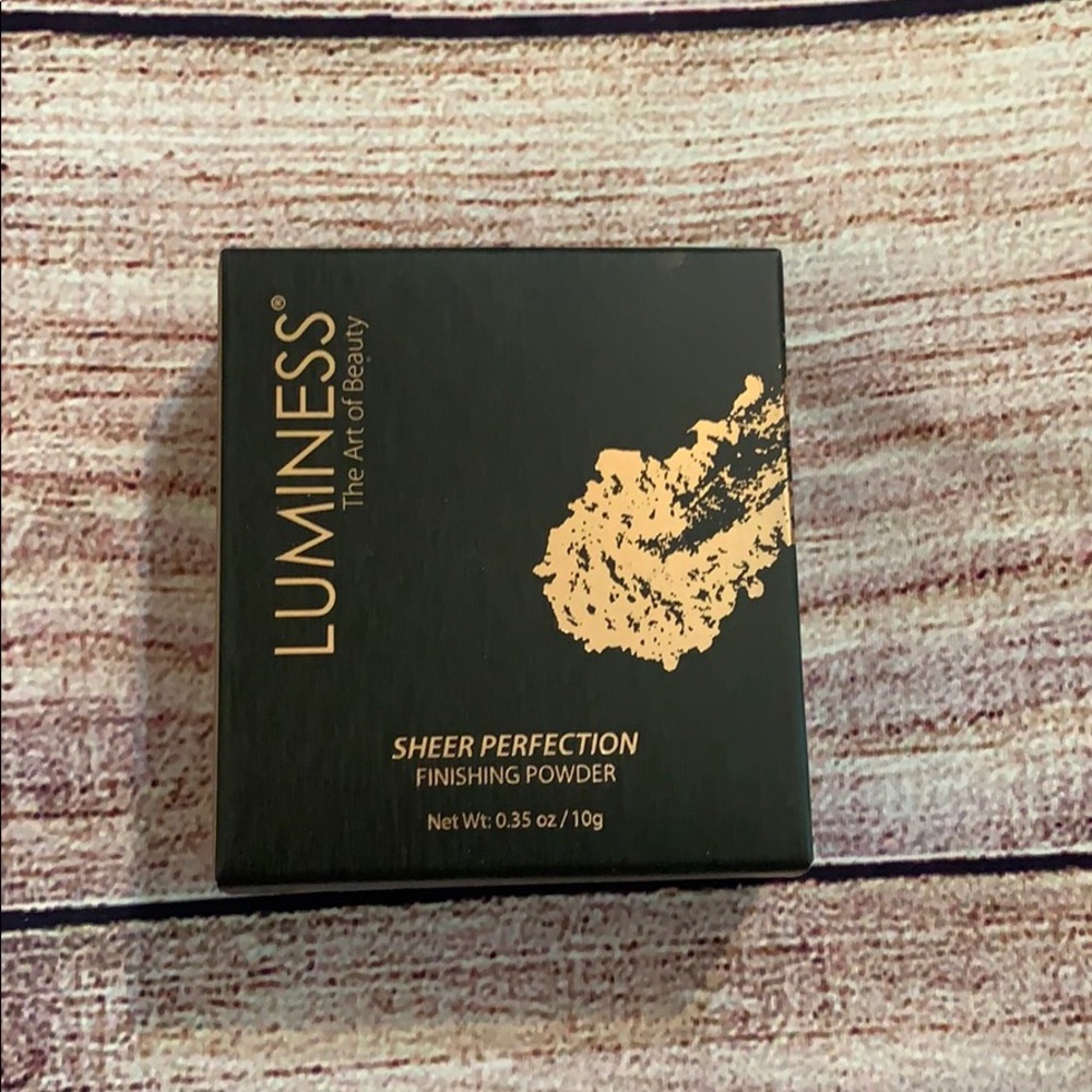 Luminess Sheer Perfection finishing powder
